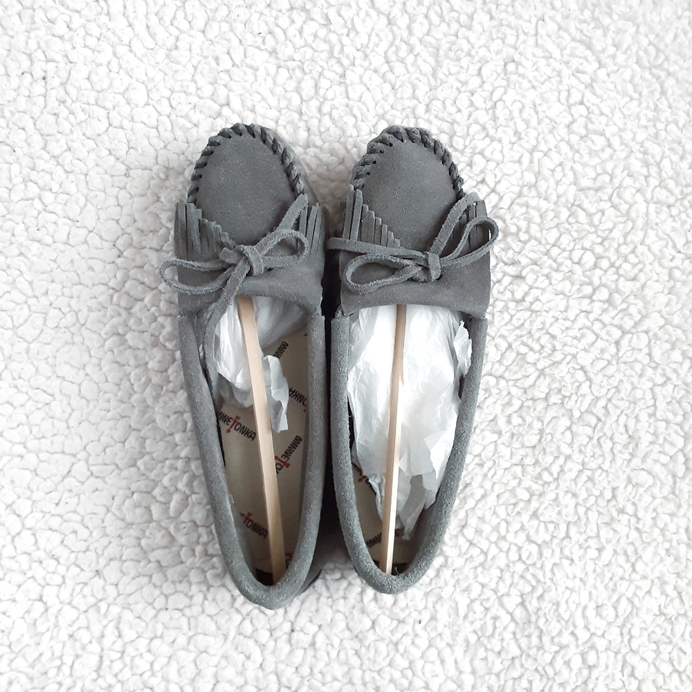 MINNETONKA Kilty Soft Sole Storm Blue Suede Leather Fringe Moccasin Shoes 5.5